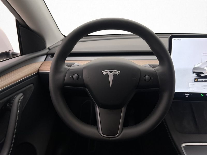 Tesla Model Y bild 17