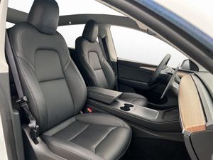Tesla Model Y bild 29