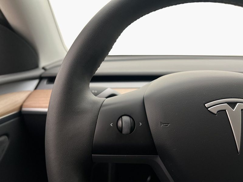 Tesla Model Y bild 18