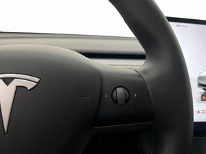 Tesla Model Y bild 19