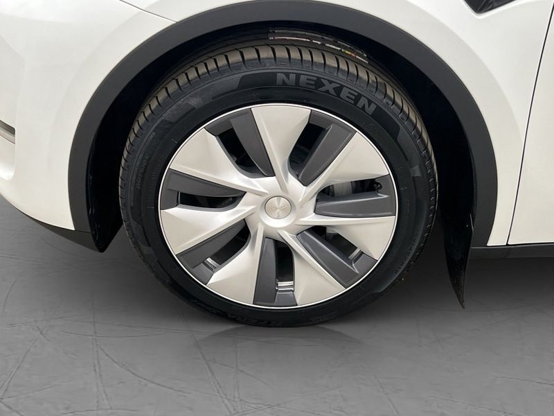 Tesla Model Y bild 31