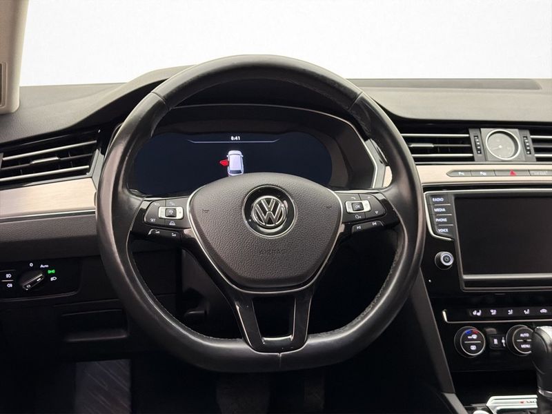 Volkswagen Passat bild 14