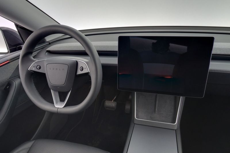 Tesla Model Y bild 15