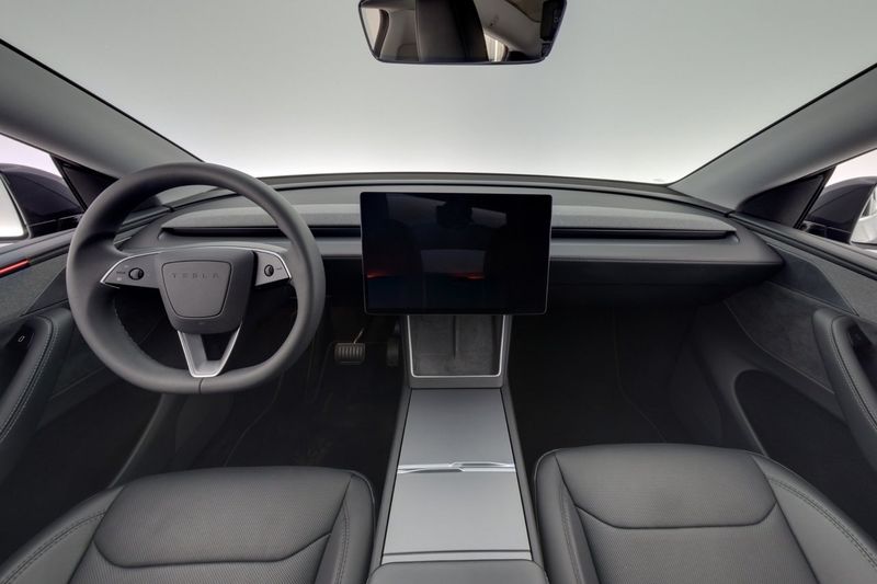 Tesla Model Y bild 13
