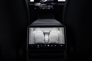 Tesla Model Y bild 16