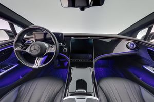 Mercedes EQE350 bild 13