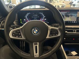 BMW i4 bild 11