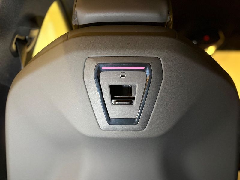 BMW i5 bild 24