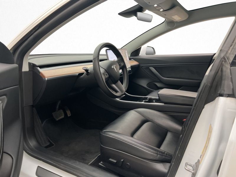 Tesla Model 3 bild 14