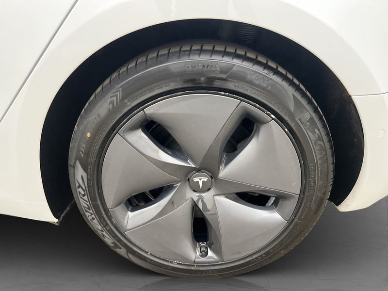 Tesla Model 3 bild 35
