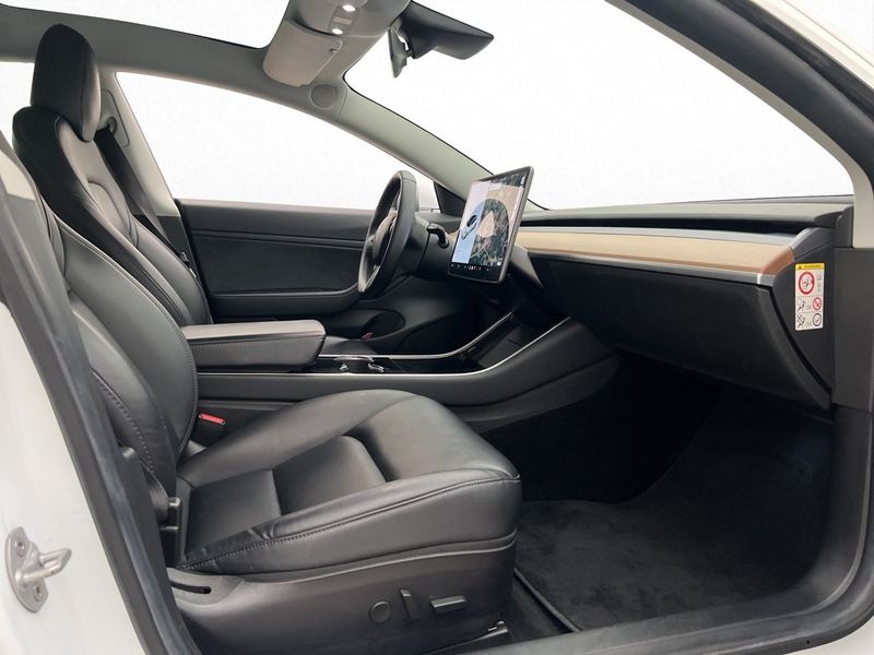 Tesla Model 3 bild 12