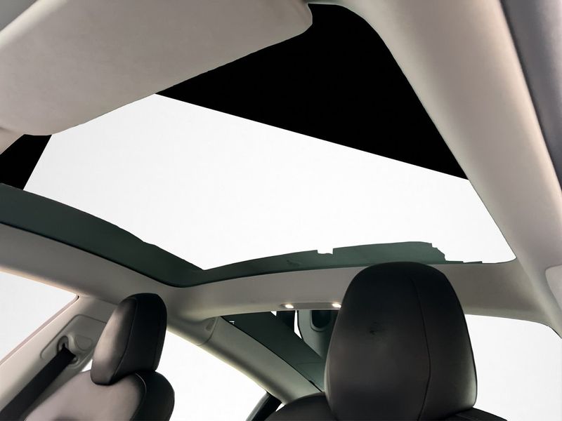 Tesla Model 3 bild 15