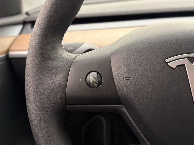 Tesla Model Y bild 18
