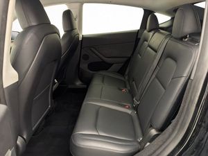 Tesla Model Y bild 16