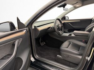 Tesla Model Y bild 12