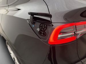 Tesla Model Y bild 33