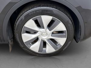 Tesla Model Y bild 37