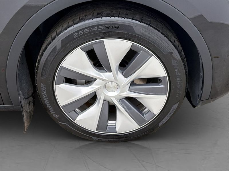 Tesla Model Y bild 37