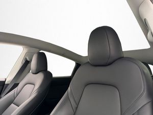 Tesla Model Y bild 17