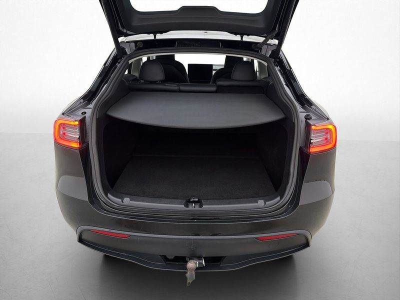 Tesla Model Y bild 31