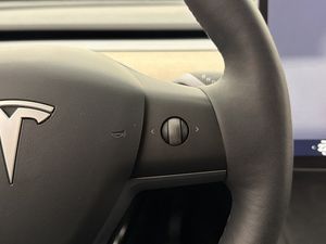 Tesla Model Y bild 19