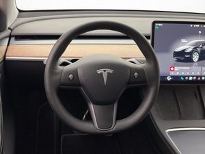 Tesla Model Y bild 14