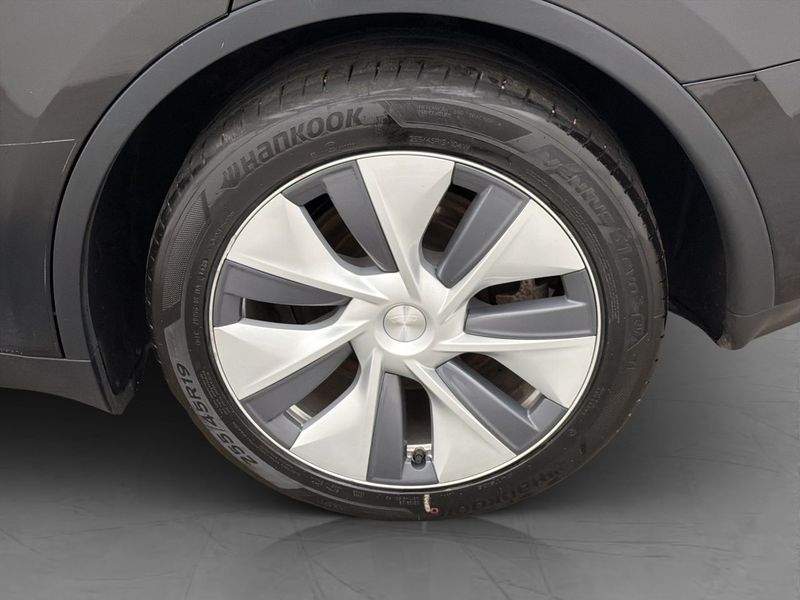 Tesla Model Y bild 35