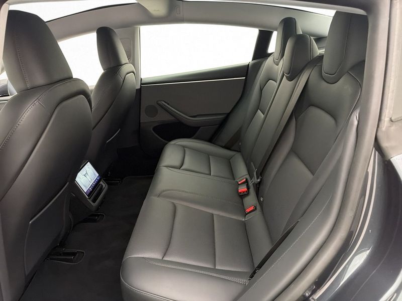 Tesla Model 3 bild 16