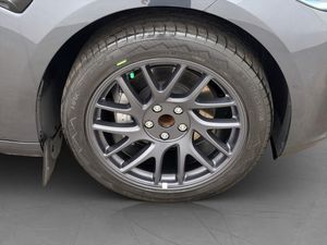 Tesla Model 3 bild 37