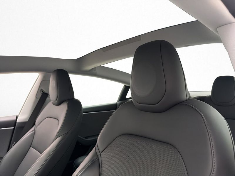 Tesla Model 3 bild 17