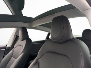 Tesla Model 3 bild 17