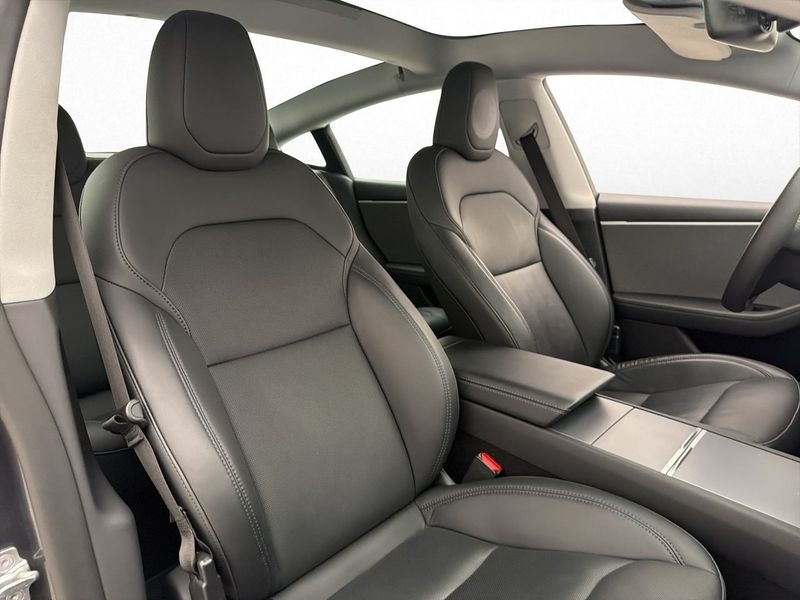 Tesla Model 3 bild 14