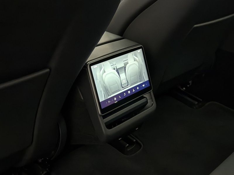 Tesla Model 3 bild 18