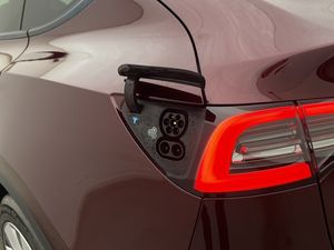 Tesla Model Y bild 32