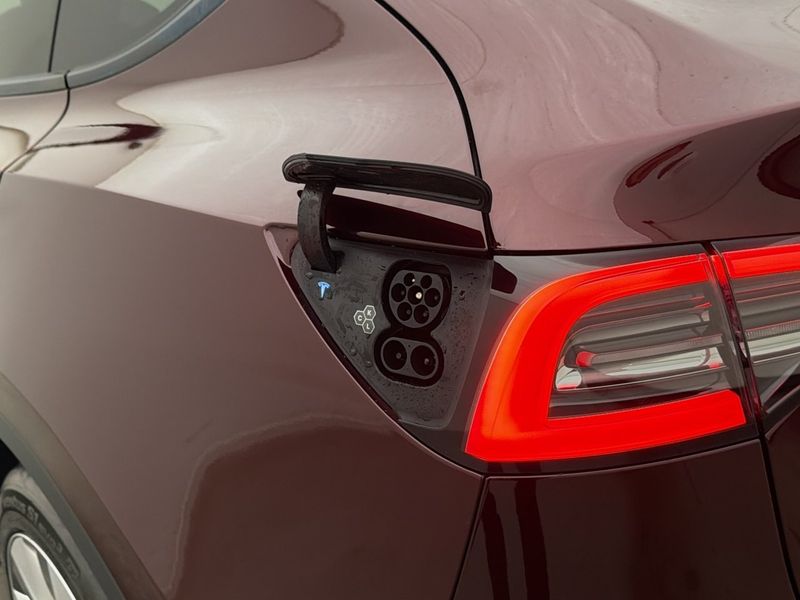 Tesla Model Y bild 32