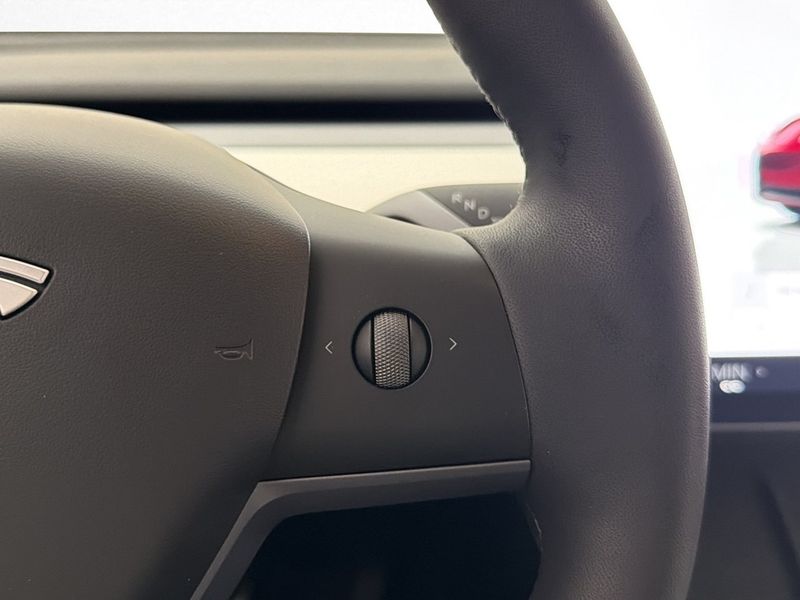 Tesla Model Y bild 19