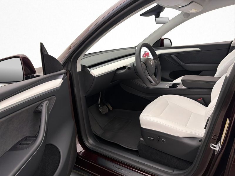 Tesla Model Y bild 12