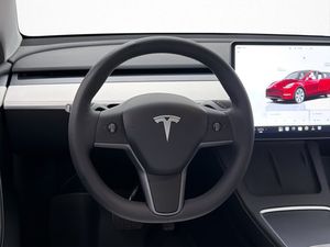 Tesla Model Y bild 14