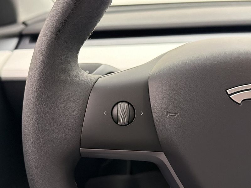 Tesla Model Y bild 18