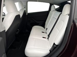Tesla Model Y bild 17
