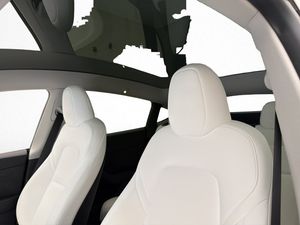 Tesla Model Y bild 13