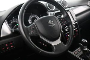 Suzuki Vitara bild 14