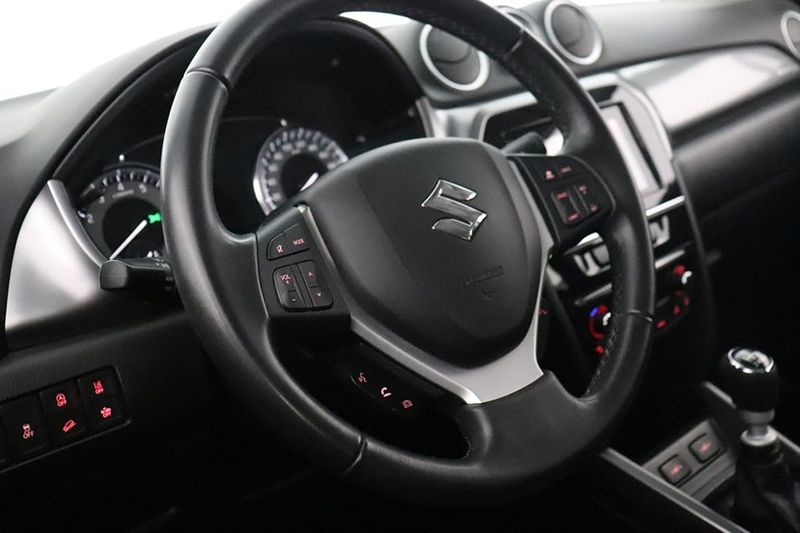 Suzuki Vitara bild 14