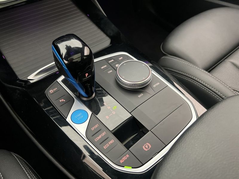 BMW iX3 bild 24