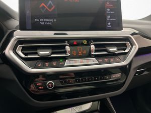BMW iX3 bild 25