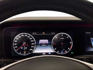 Mercedes E220 bild 18
