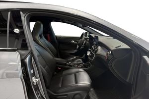 Mercedes CLA45 AMG bild 9