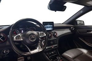 Mercedes CLA45 AMG bild 8
