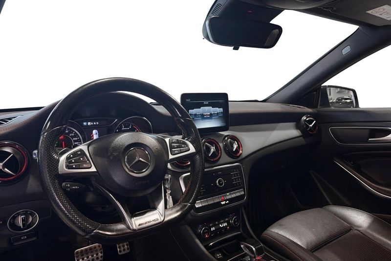 Mercedes CLA45 AMG bild 8