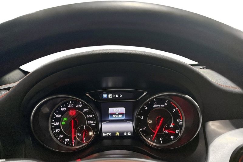 Mercedes CLA45 AMG bild 7
